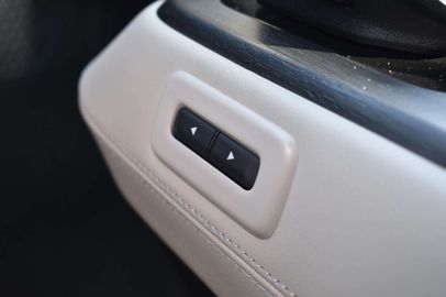 Car image 36