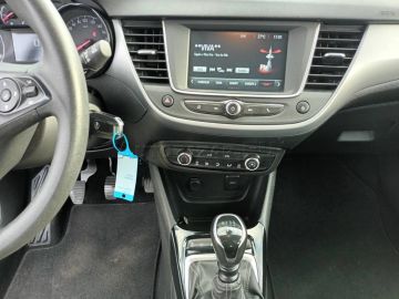 Car image 19