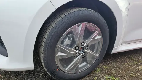 Car image 28