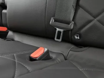 Car image 40