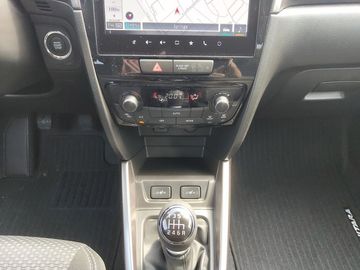 Car image 16