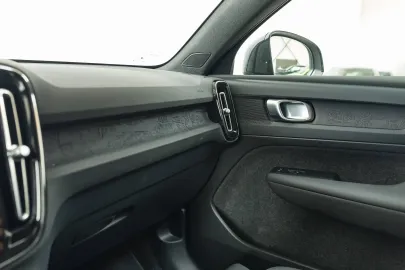 Car image 36