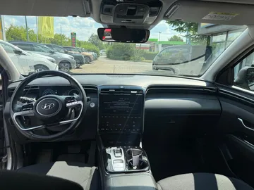 Car image 26
