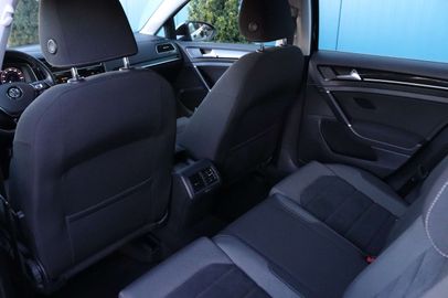 Car image 37