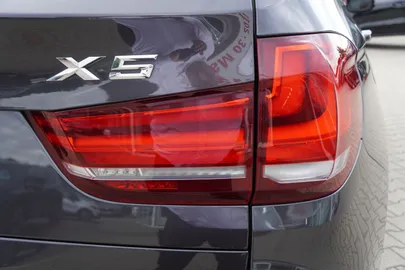 Car image 38