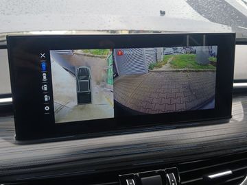 Car image 26