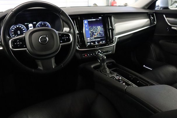 Volvo V90 AWD Momentum 140 kW image number 16