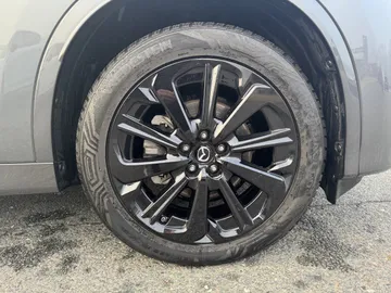 Car image 27
