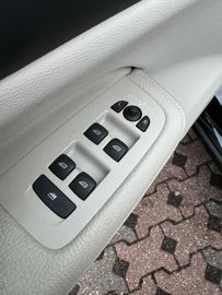 Car image 35