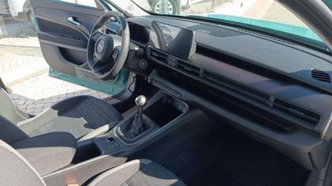 Car image 13