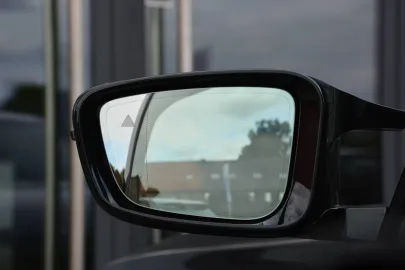 Car image 37