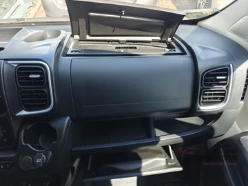 Car image 31