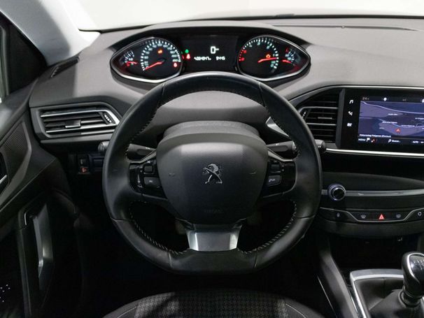 Peugeot 308 BlueHDi 100 73 kW image number 16