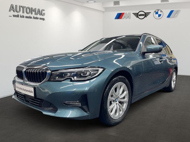 BMW 330e Touring M 215 kW image number 1