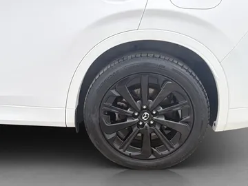Car image 32