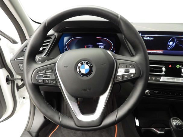 BMW 118i 100 kW image number 10