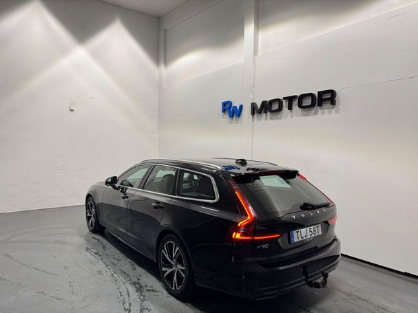 Volvo V90 B4 AWD Momentum 145 kW image number 3