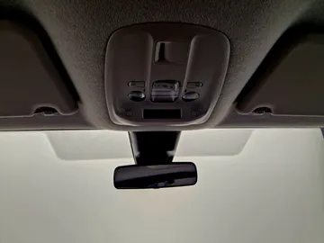 Car image 29
