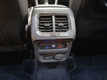 Car image 37