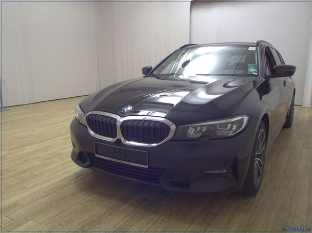 BMW 320d Touring xDrive 140 kW image number 1