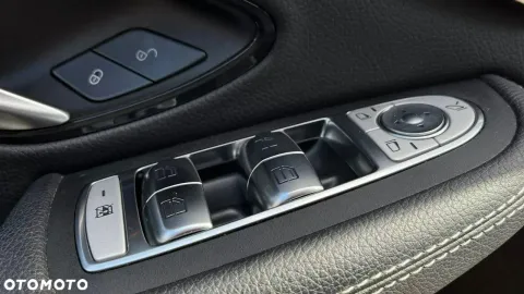 Car image 39