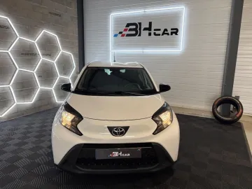 Car image 4
