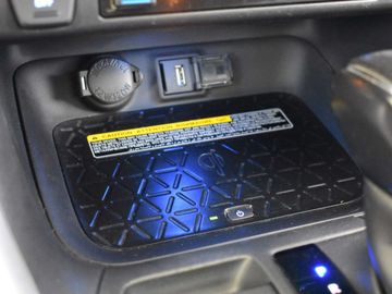 Car image 36