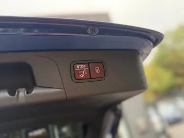 Car image 33