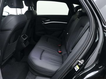 Car image 35