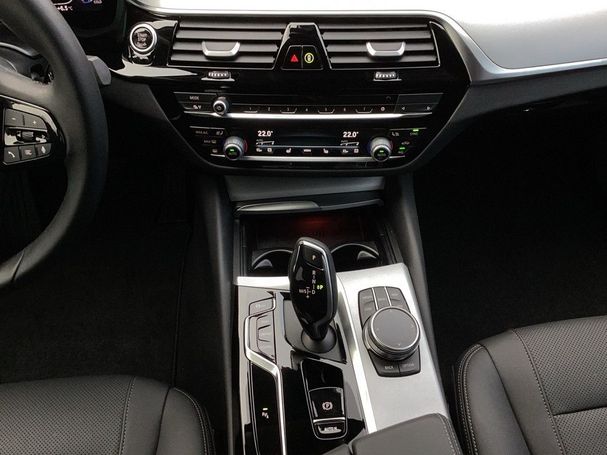 BMW 520d Touring 140 kW image number 11