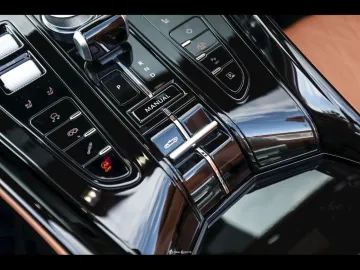 Car image 29