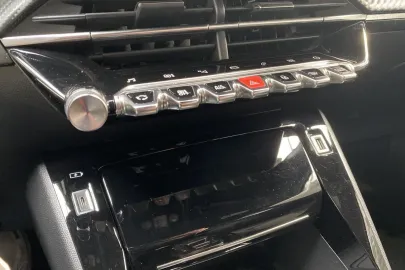 Car image 31