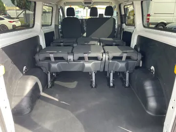 Car image 33