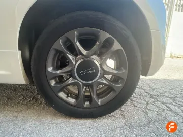 Car image 18