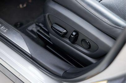 Car image 31