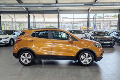 Car image 15