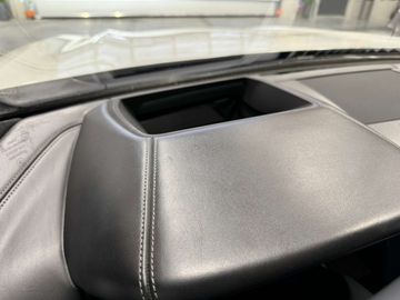 Car image 37