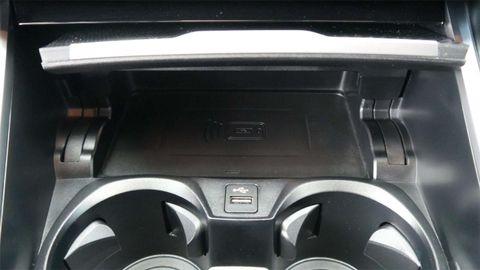 Car image 30