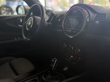 Car image 37