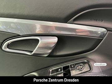 Car image 29