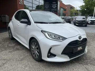 Car image 4