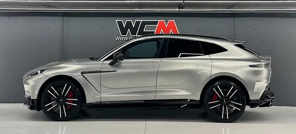 Car image 4