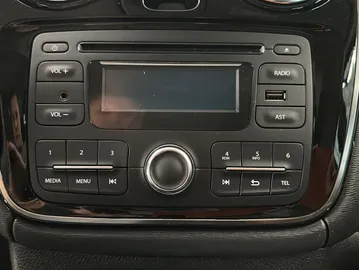 Car image 25