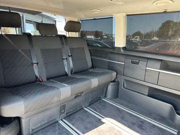 Car image 29