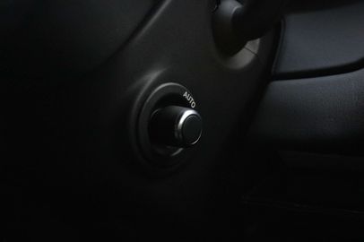 Car image 32