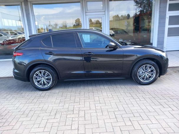 Alfa Romeo Stelvio 2.2 Q4 140 kW image number 2