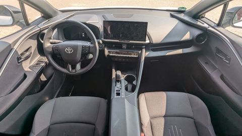 Car image 9