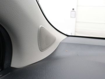 Car image 36