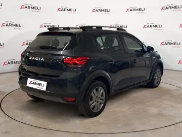Car image 2