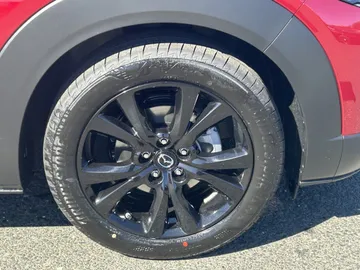Car image 25